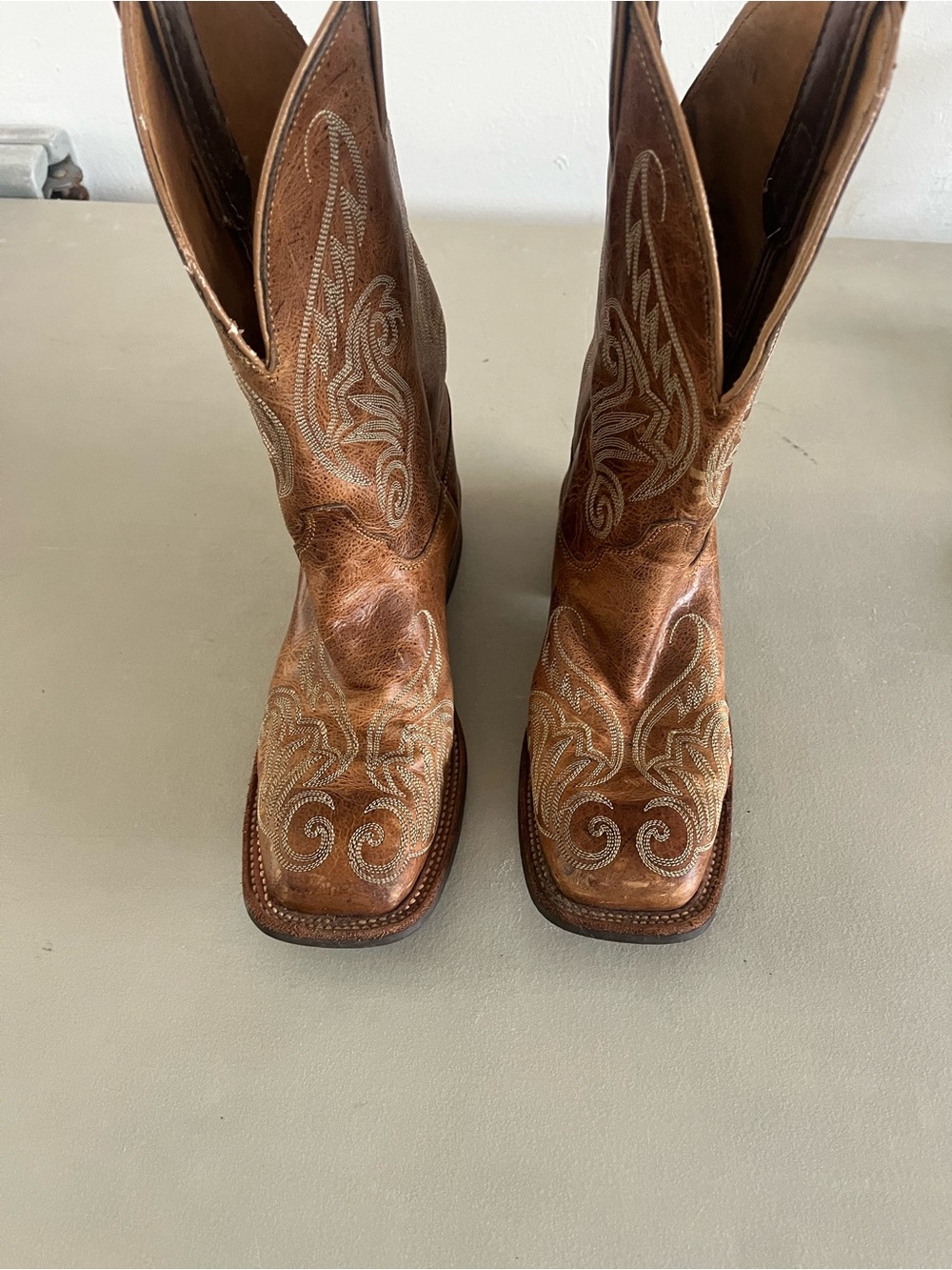 Justin Boots Brown Leather Lace-Up Western Boots with Cream Embroidery